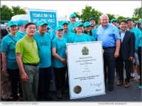 Mayor Frank Scarpitti with the Toronto chapter of Foundation for a Drug-Free World